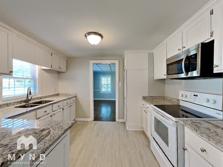Building Photo - 110 Hamilton Dr