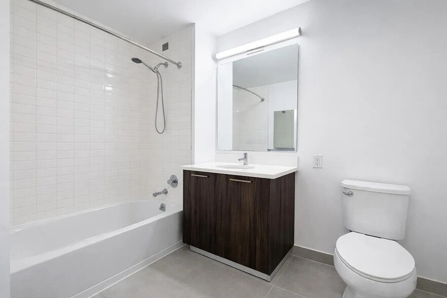 Building Photo - 1524 Sheepshead Bay Rd