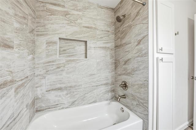 Building Photo - 700 W Cedar St