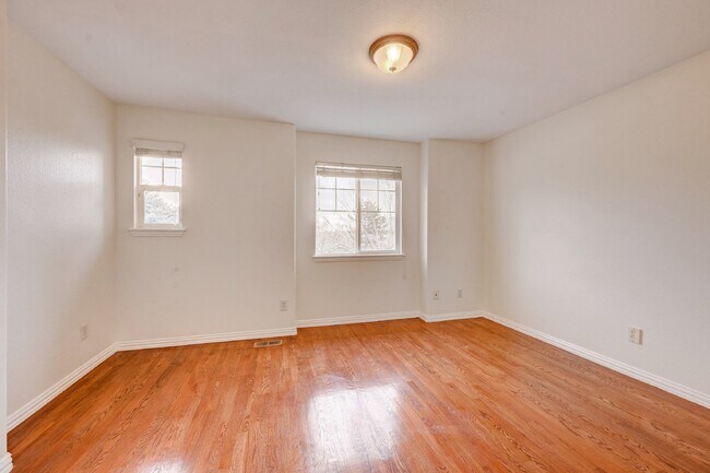 Building Photo - $3,895.00 - 5 Bedrooms, 4 Bathrooms, Single Family Home in Highlands Ranch with Fenced Yard!