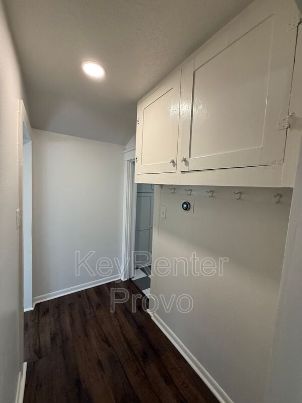 Building Photo - 153 200 S