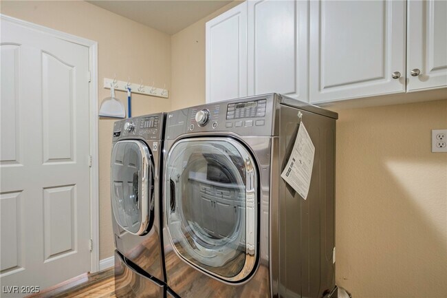 Building Photo - 921 San Bruno Ave