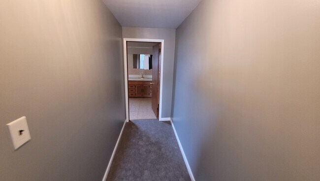 Hallway - 624 Deacon St