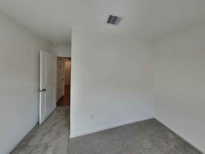 Building Photo - 425 Texas Pecan Dr