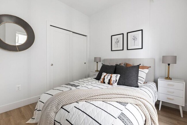 Building Photo - 2310 4th St NE