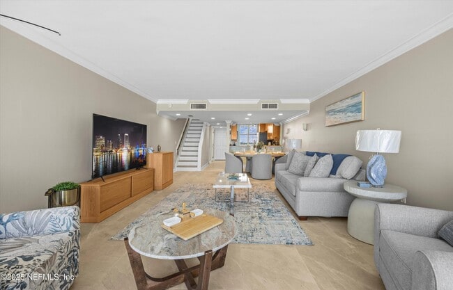Building Photo - 2100 Ocean Dr S