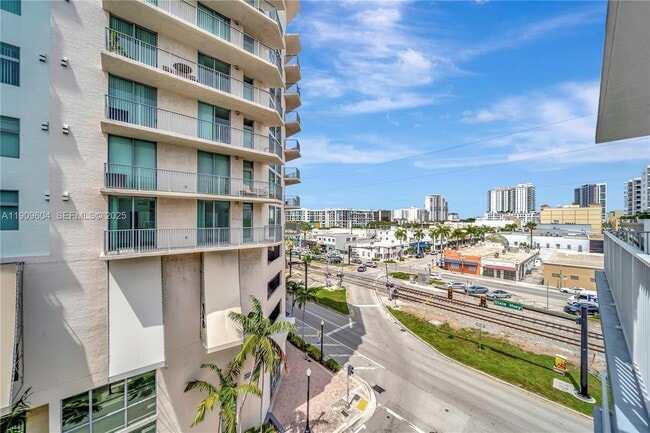 Building Photo - 2100 Van Buren St