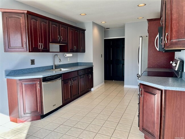 Building Photo - 132 Fairfield Dr
