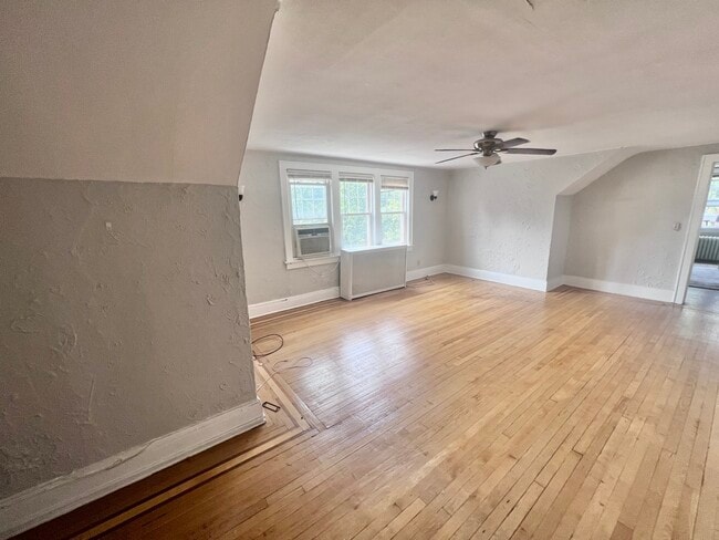 great room (living) - 376 Hayward Ave