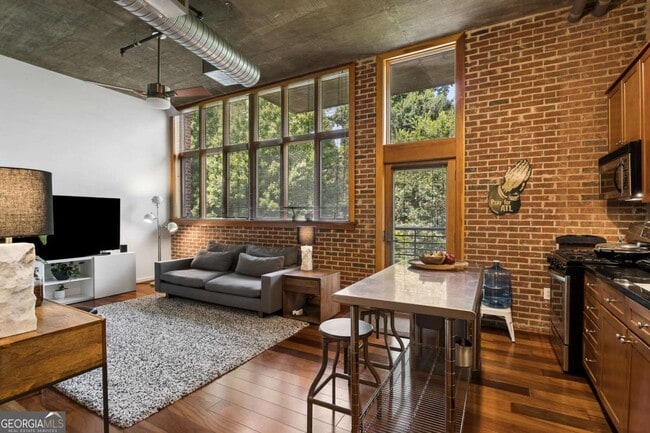 Building Photo - 640 Glen Iris Dr NE