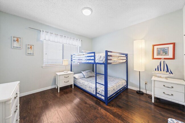 Building Photo - 25925 Canal Rd