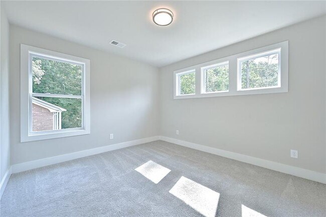 Building Photo - 2704 Allyn Way NW