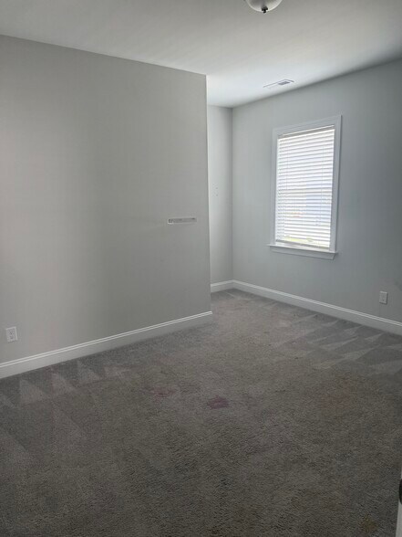 Building Photo - 6200 Truxton Ln