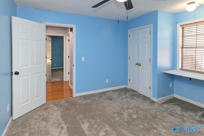 Building Photo - 157 Chanel Dr