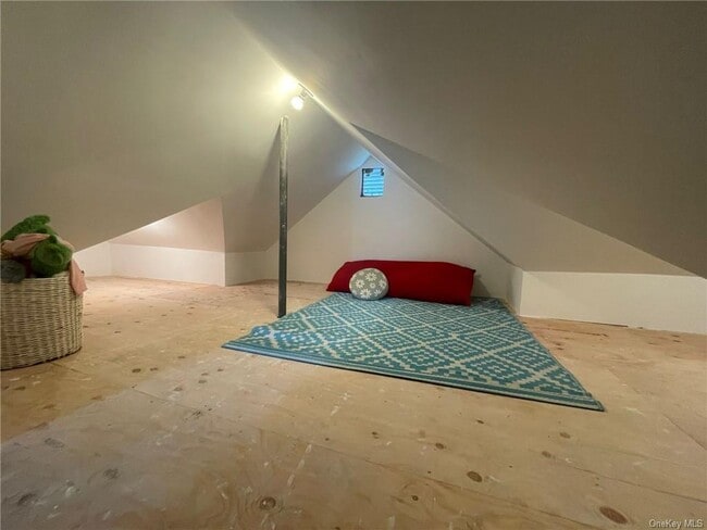 Building Photo - 17 Catskill Ave