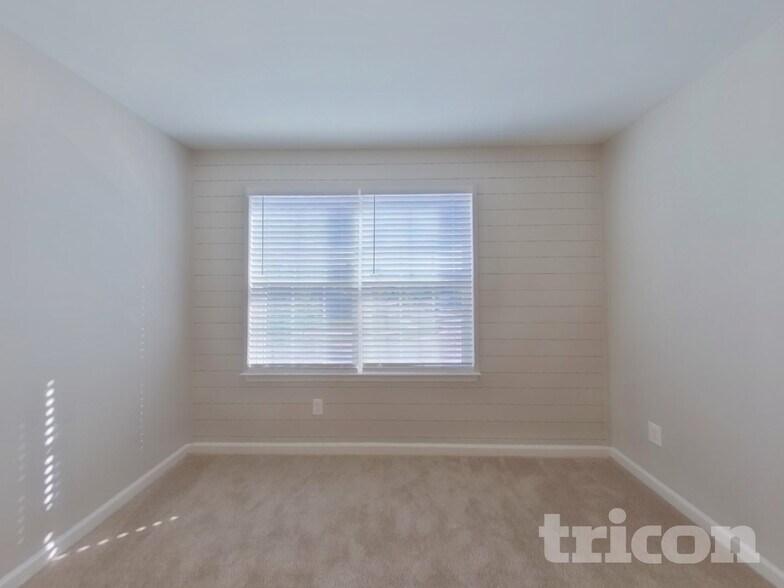 Building Photo - 1340 Lena St