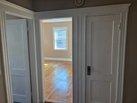 Building Photo - 473 Broadway