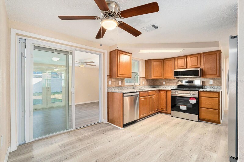 Building Photo - 7321 Parrot Dr