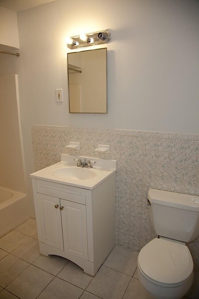 Building Photo - 3.0 bedroom in Somerville Massachusetts 02143