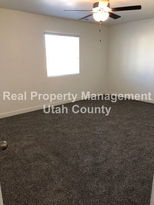 Building Photo - 8187 Broken Spoke Ln