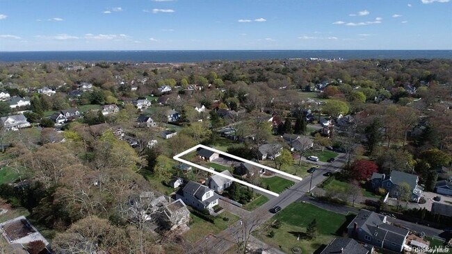 Building Photo - 279 Fairview Ave