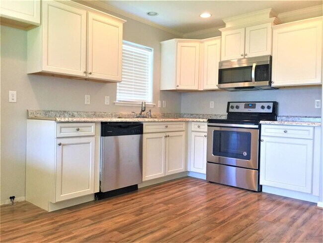 Building Photo - 10003 Summerberry Ln