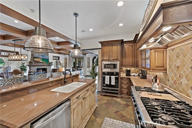 Building Photo - 2038 Miramar Dr