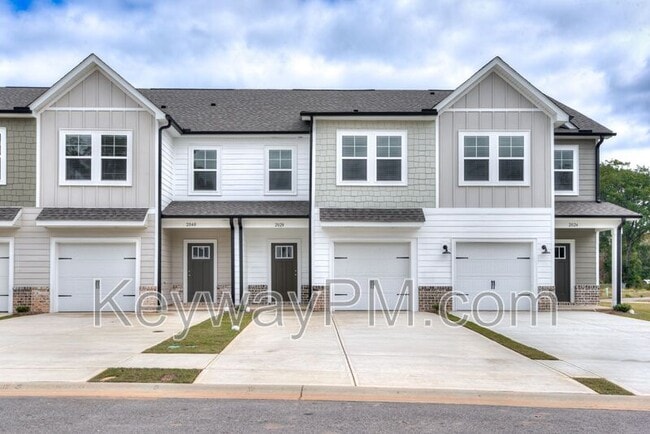 Building Photo - 2028 Denmark Ave SE