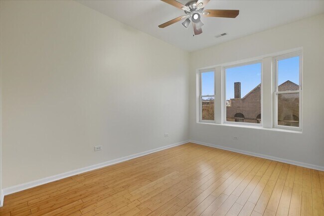 Building Photo - 56 E 50th St