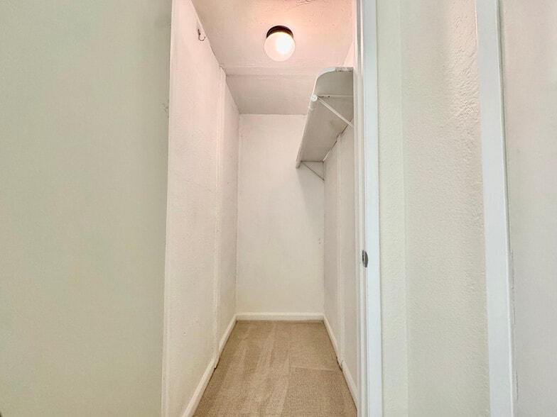 Building Photo - 1054 24th St