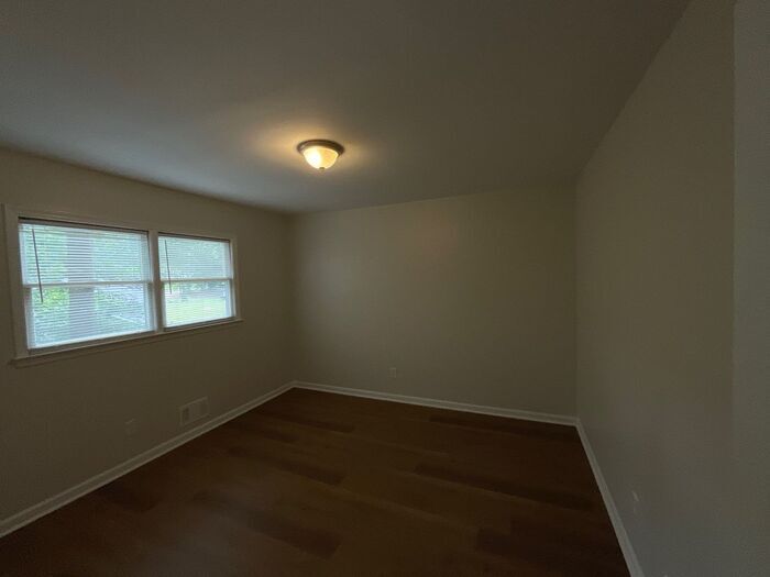 Building Photo - 3691 Idle Creek Dr