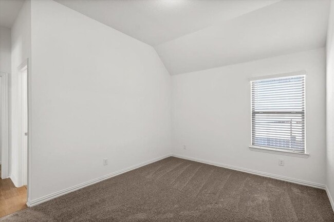 Building Photo - 1425 Cole Ests Dr