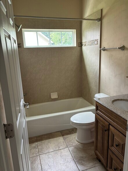 Guest bathroom - 3144 NW 105th Dr