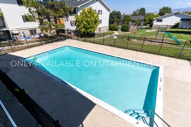 Building Photo - 2400 E 6895 S