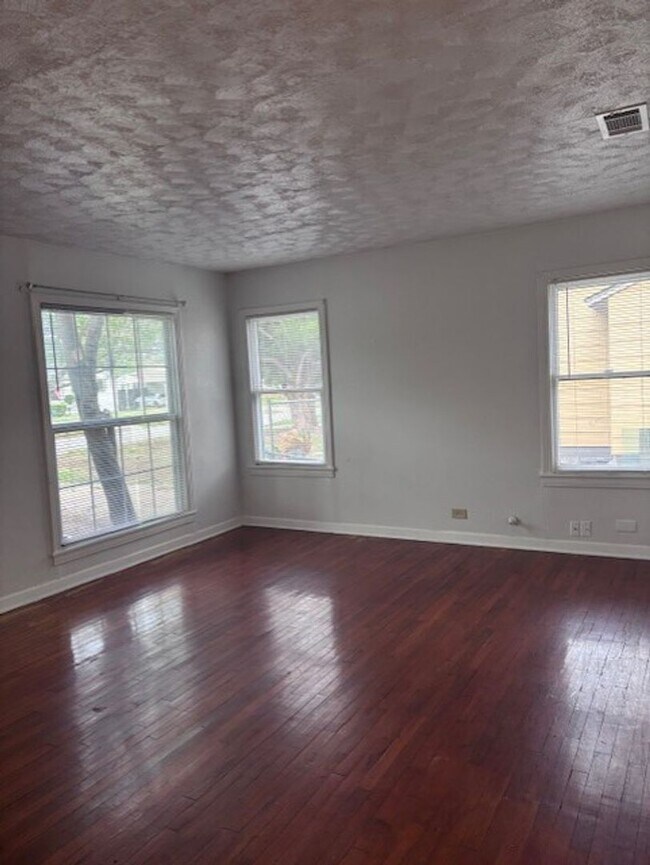 Building Photo - 2707 W Craig