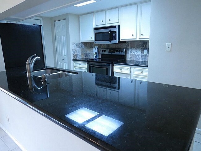 Building Photo - 9535 Clanton St