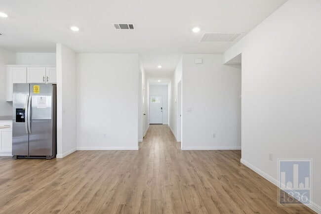 Building Photo - 1832 Buntline Hitch Dr