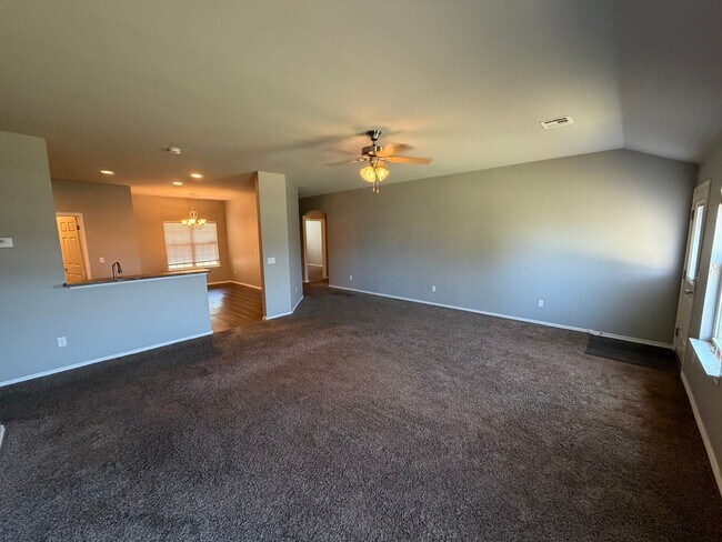 Building Photo - 3401 SE 95th St