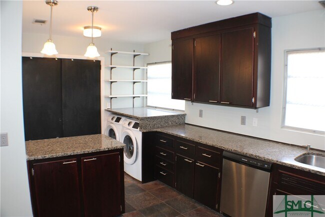Primary Photo - 5529 Varn Dr