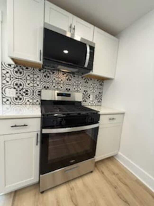 Building Photo - AMAZING 2 Bedroom / Office Townhome for Rent!