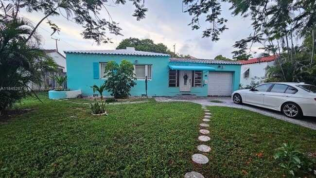 Building Photo - 1836 Roosevelt St