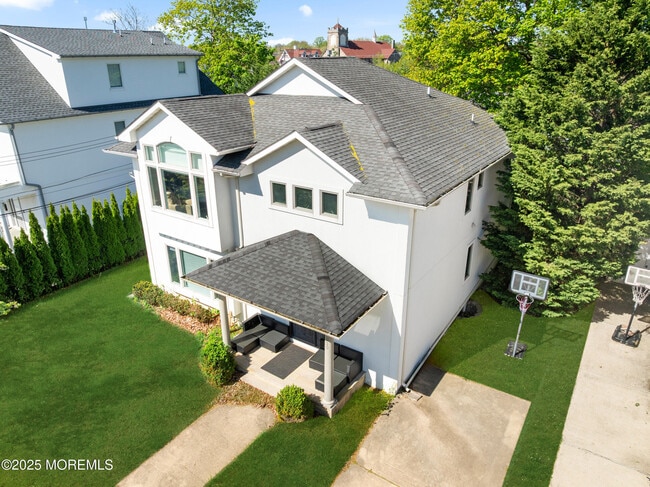 Building Photo - 230 Norwood Ave N