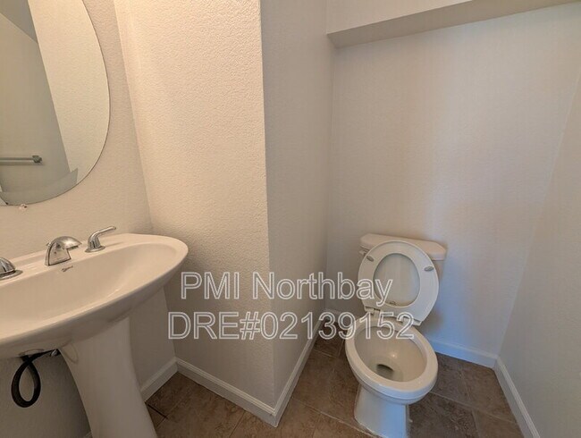 Building Photo - 564 Primitivo Ct