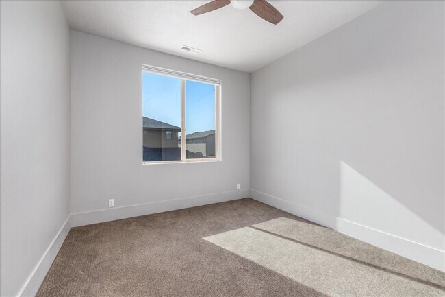 Building Photo - 2758 S Honeycomb Way