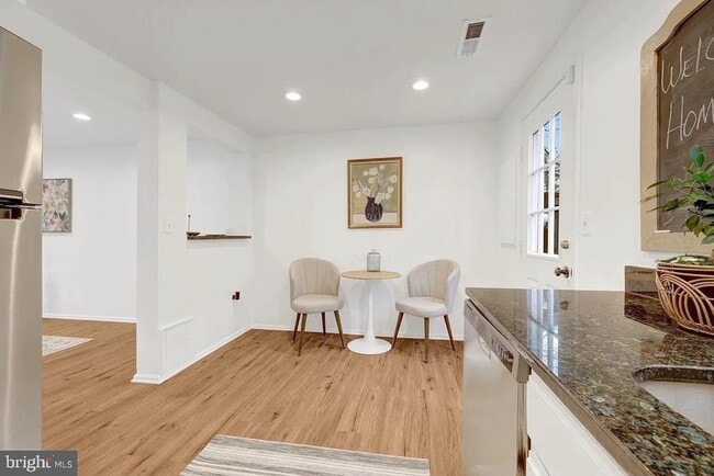 Building Photo - 37 Alden Ct