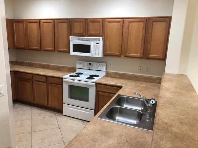 Building Photo - 2754 S Sulley Dr