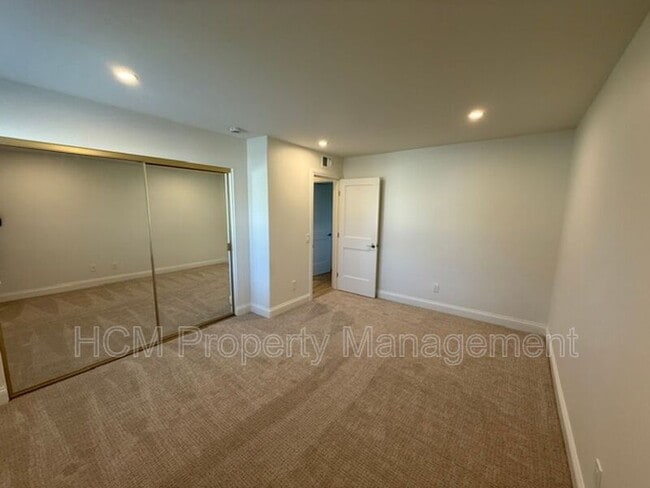 Building Photo - 3328 Paseo Halcon