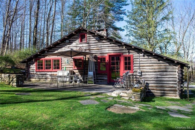 Building Photo - 892 Duell Rd