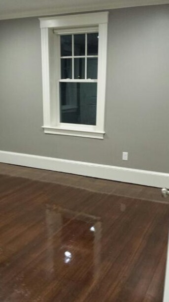 Building Photo - 384 Langley Rd
