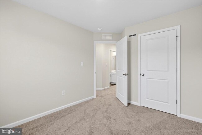 Building Photo - 159 Sandy Rdg Rd